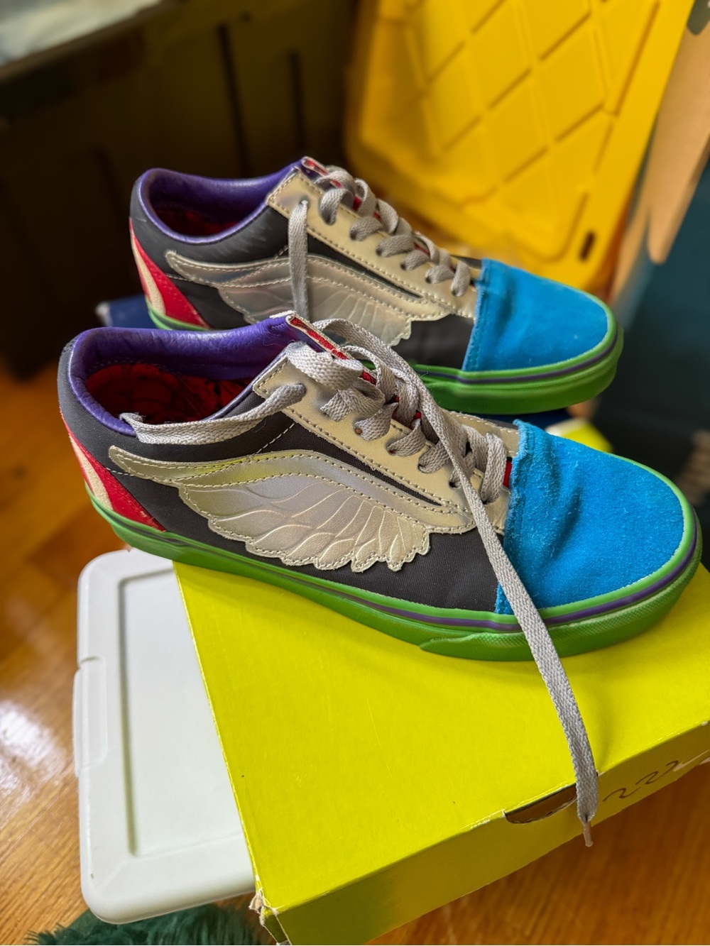 Vans X Marvel Avengers Limited Edition Skateboard Shoes Womens 6.5 Mens 5